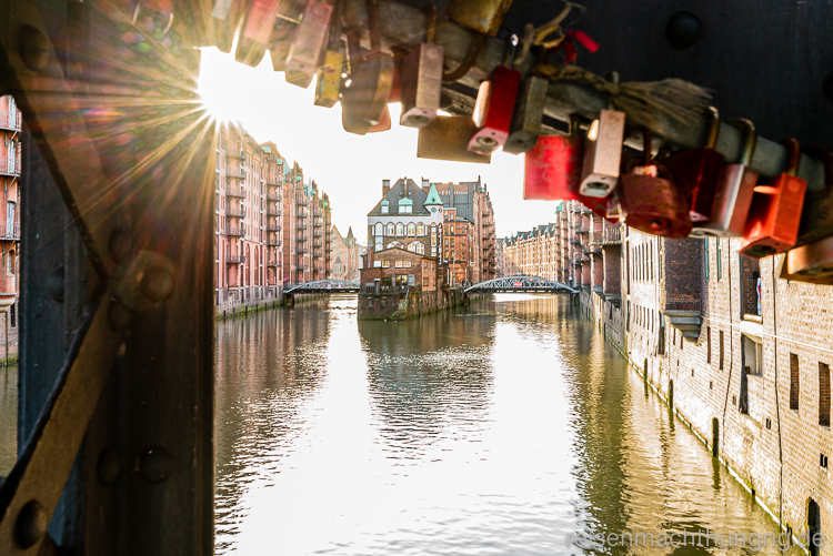 Speicherstadt und Elbnebenarm